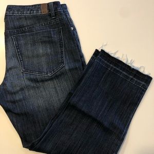 Simply Vera Size 4 Capri Jeans w/ Raw Hem